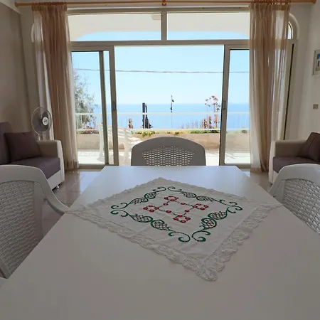 Casa Nisea A * سانتا سيزاريا تيرمي